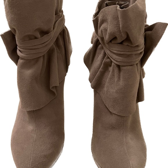 Bourne Nordstrom ‘Elle’ ankle boot with accent bow.  Color Smoke; EU 41; US 10.5 - Picture 5 of 16